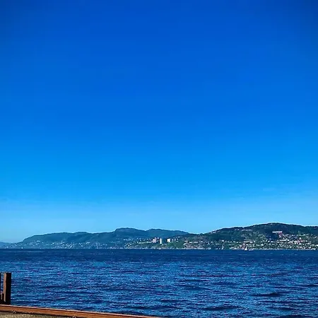 Hel I Med Flott Utsikt Og 4 Soverom *