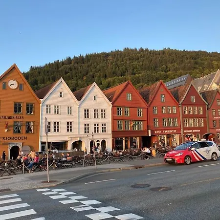 Hel I Med Flott Utsikt Og 4 Soverom * Bergen