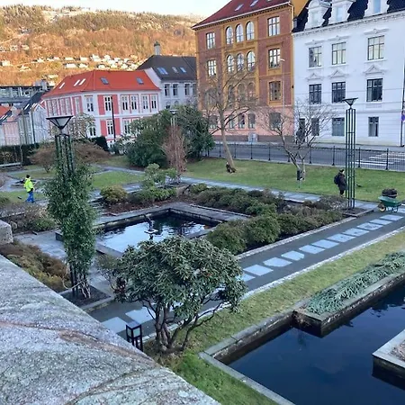 Hel I Med Flott Utsikt Og 4 Soverom Bergen